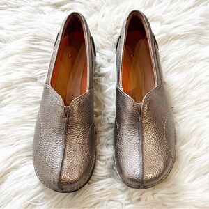 Clarks Unstructured Un Loop Stride Pebble Metallic Slip On Loafers Sz 8.5M
